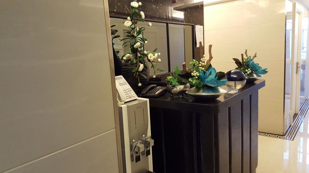 Seasons Hotel - Causeway Bay Hong Kong Exterior photo
