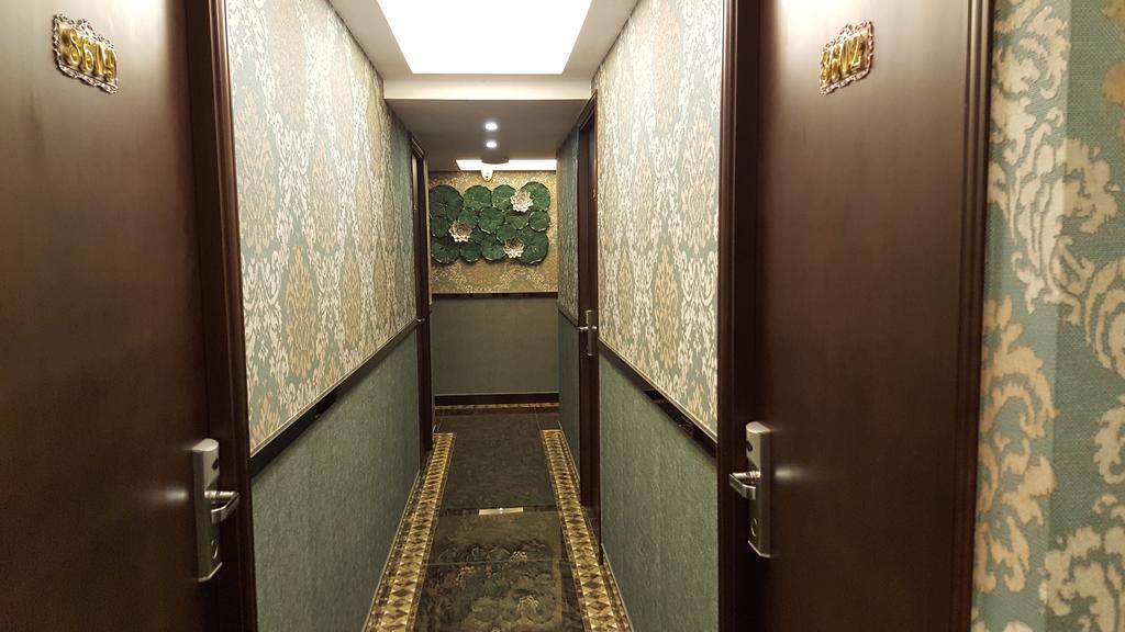 Seasons Hotel - Causeway Bay Hong Kong Exterior photo